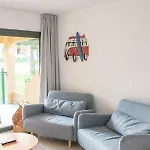 Atlantic Garden & Surf 168 *